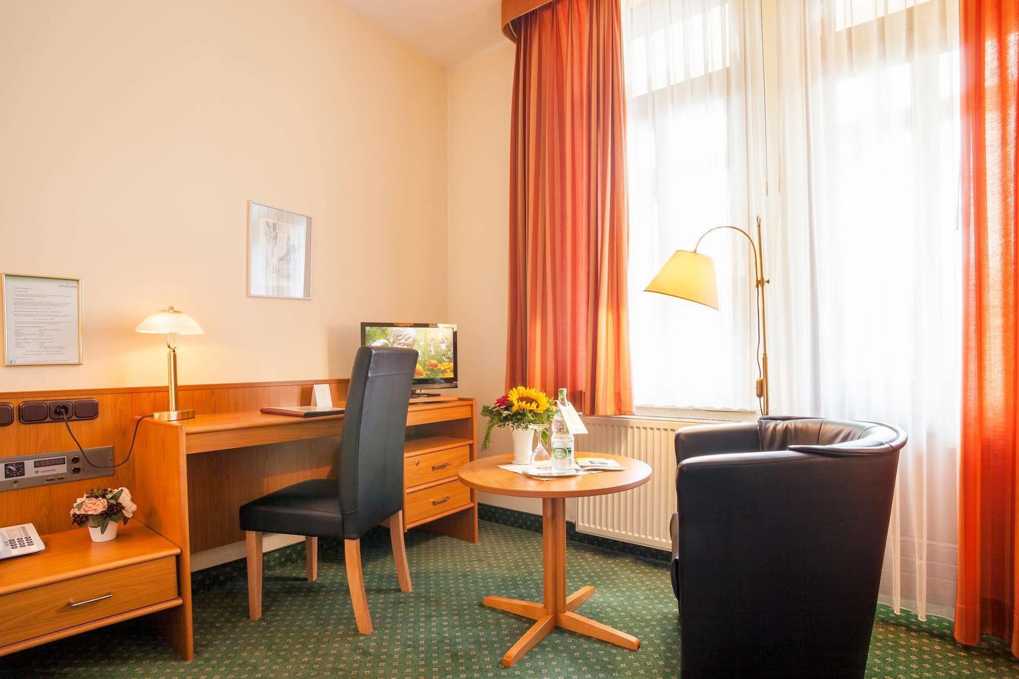 Vitalhotel Am Stadtpark Superior باد هازبرغ المظهر الخارجي الصورة