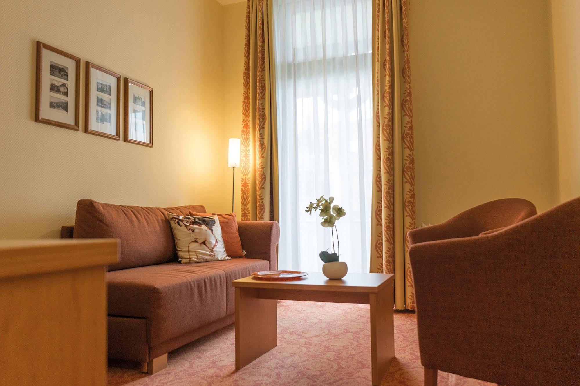 Vitalhotel Am Stadtpark Superior باد هازبرغ المظهر الخارجي الصورة