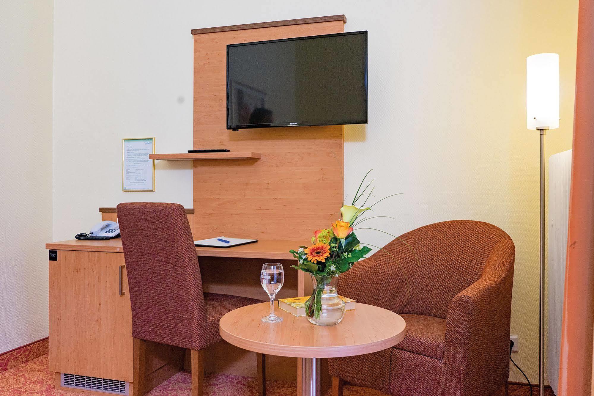 Vitalhotel Am Stadtpark Superior باد هازبرغ المظهر الخارجي الصورة